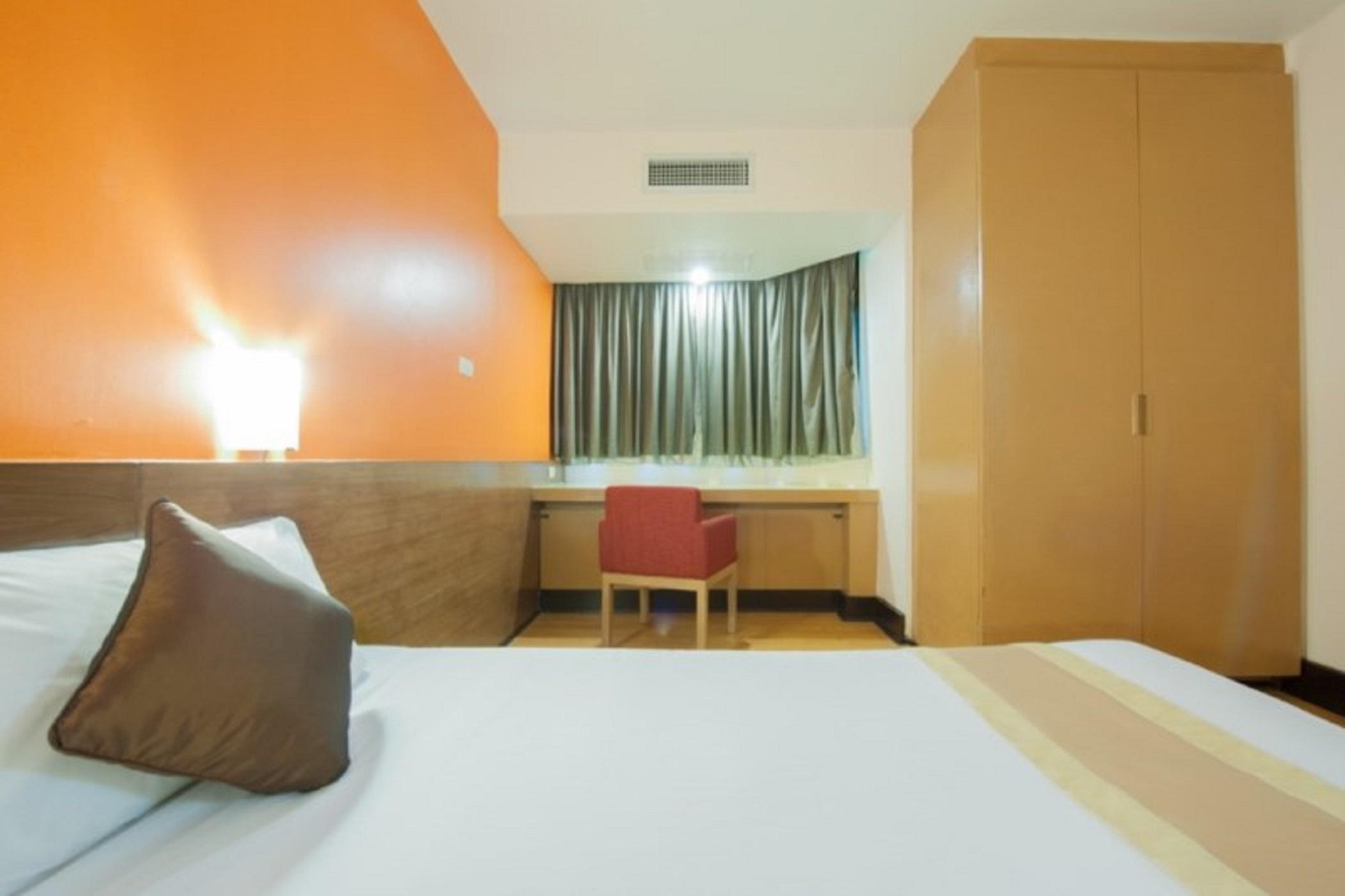The Seasons Bangkok Huamark Exterior photo