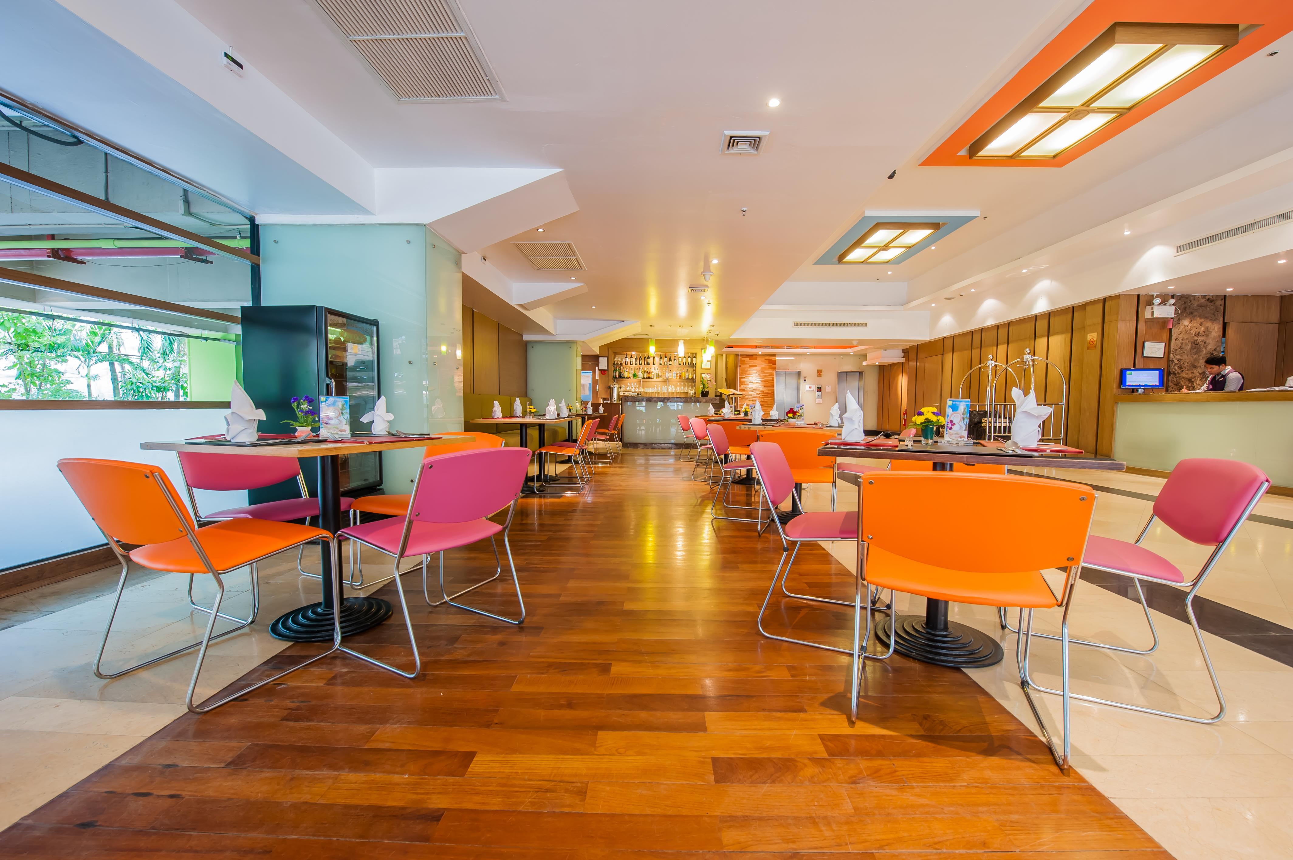 The Seasons Bangkok Huamark Exterior photo