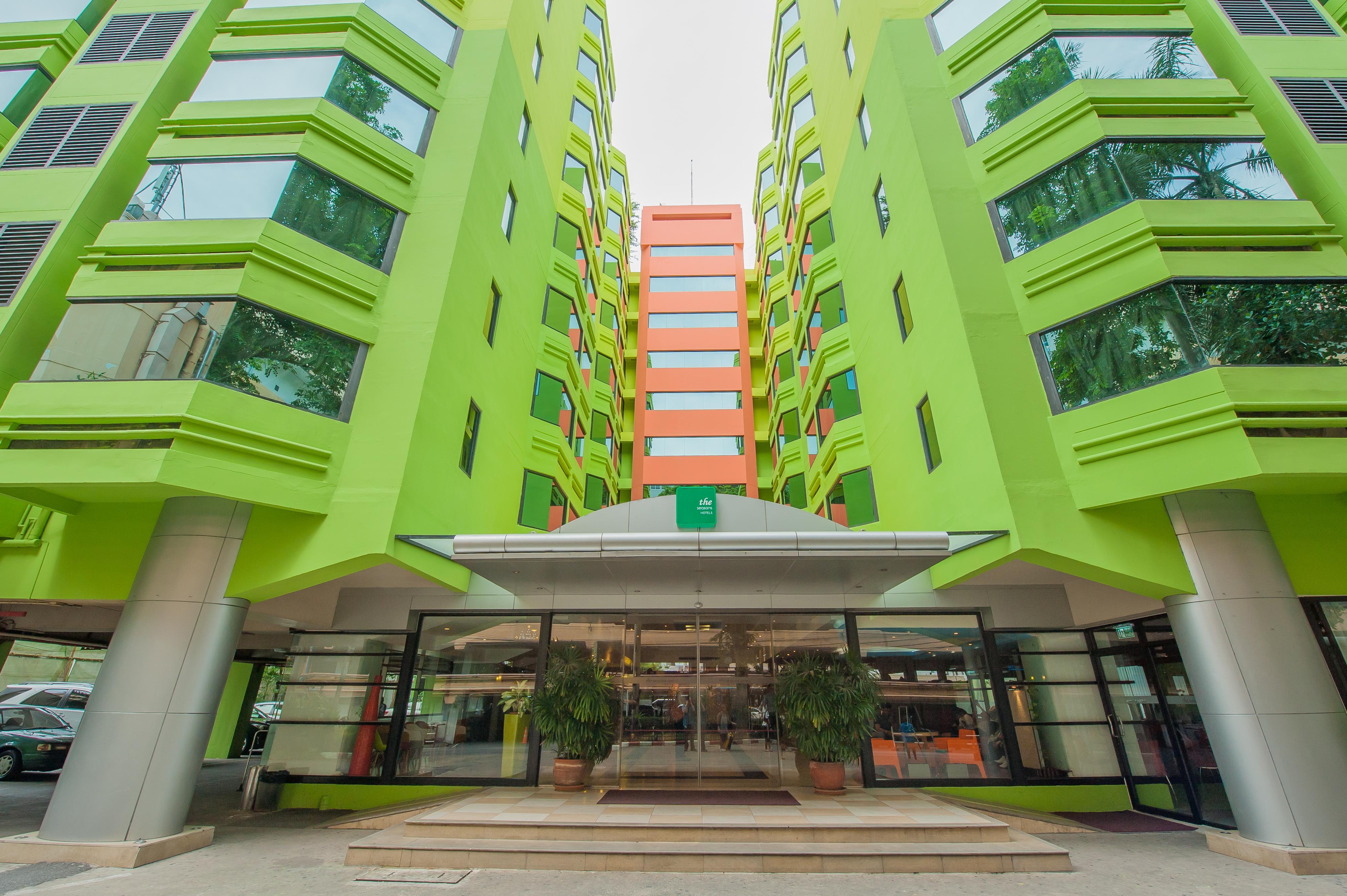 The Seasons Bangkok Huamark Exterior photo