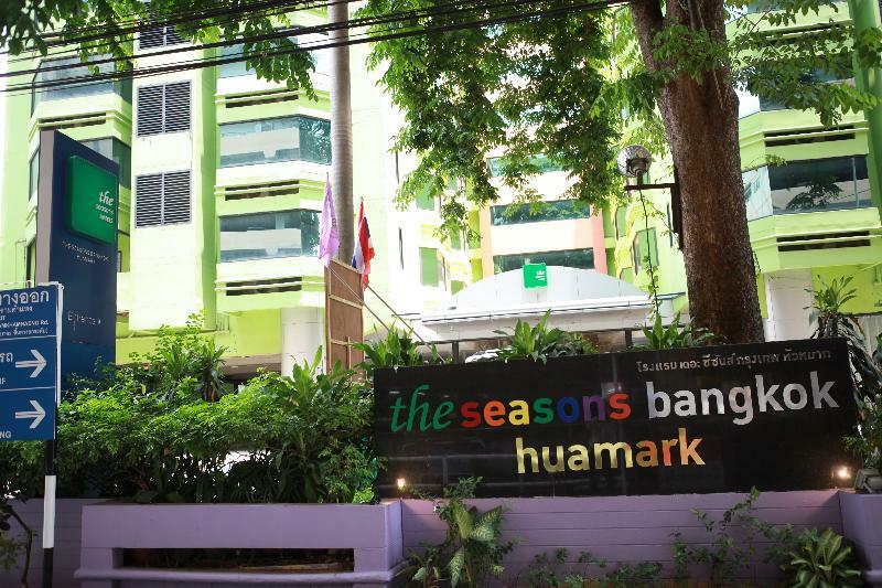 The Seasons Bangkok Huamark Exterior photo